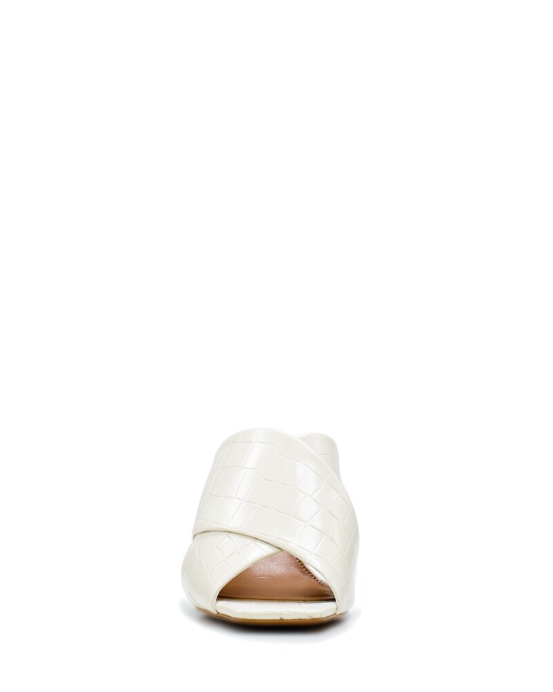 Vince Camuto Rehnya Mule Swan ID-BTCW5617