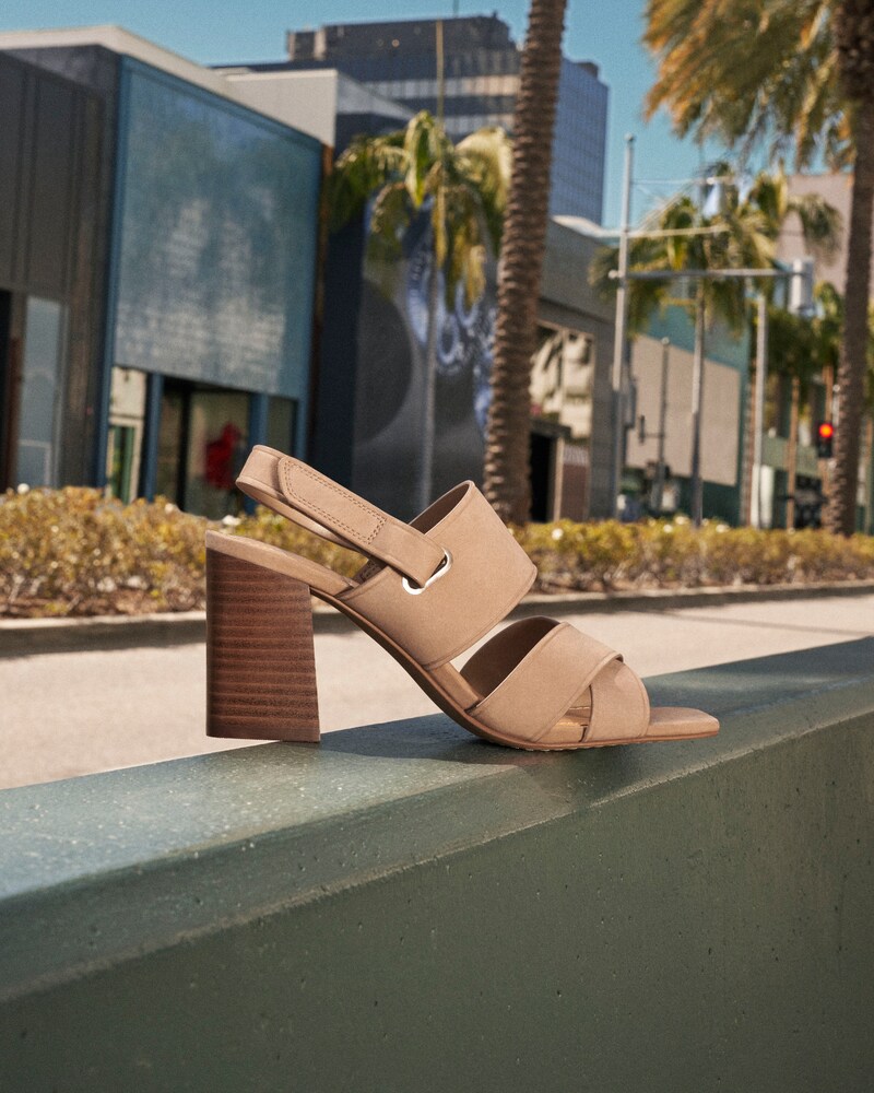 Vince Camuto Bebendy Sandal Truffle Taupe ID-CRER9529