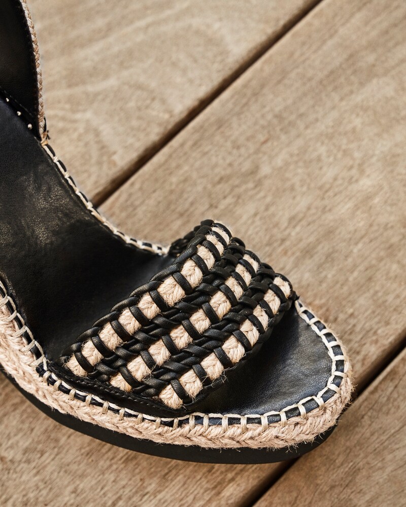 Vince Camuto Brisshel Wedge Sandal Black ID-DSBW6837