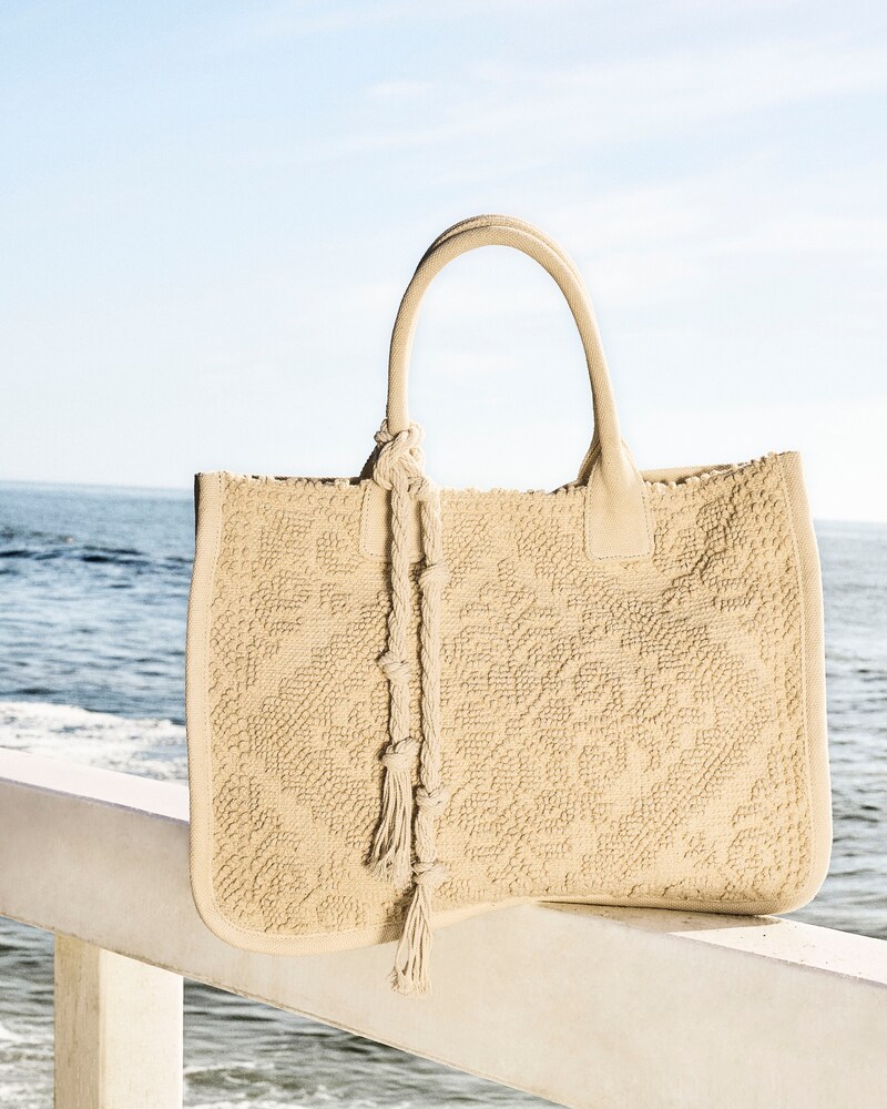 Vince Camuto Orla Tote Warm Vanilla ID-DVBD5997