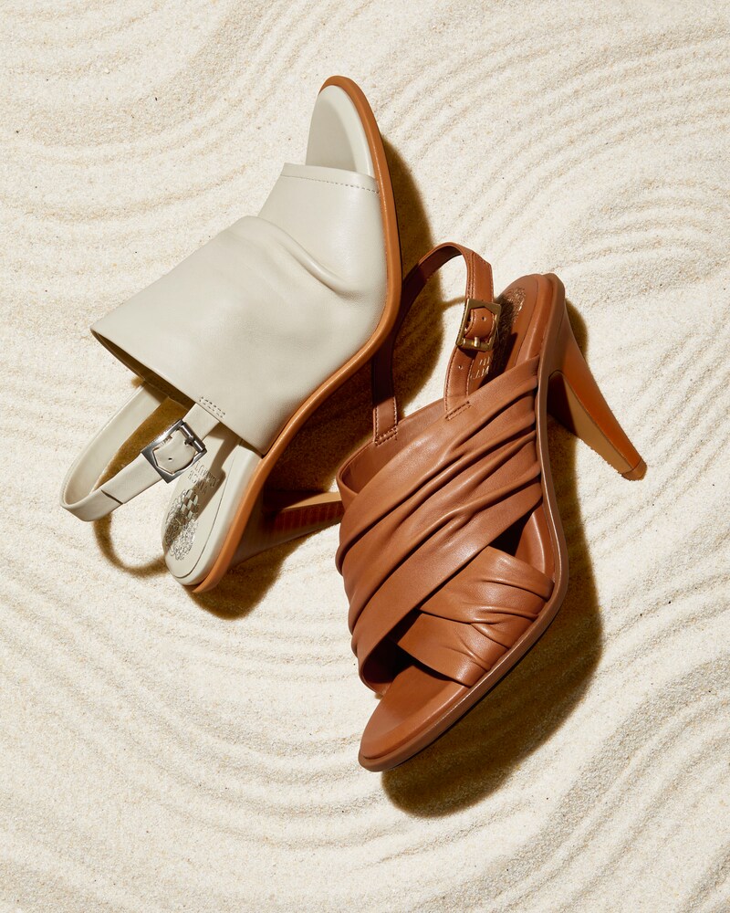 Vince Camuto Fencheli Sandal Golden Walnut ID-EASA4886