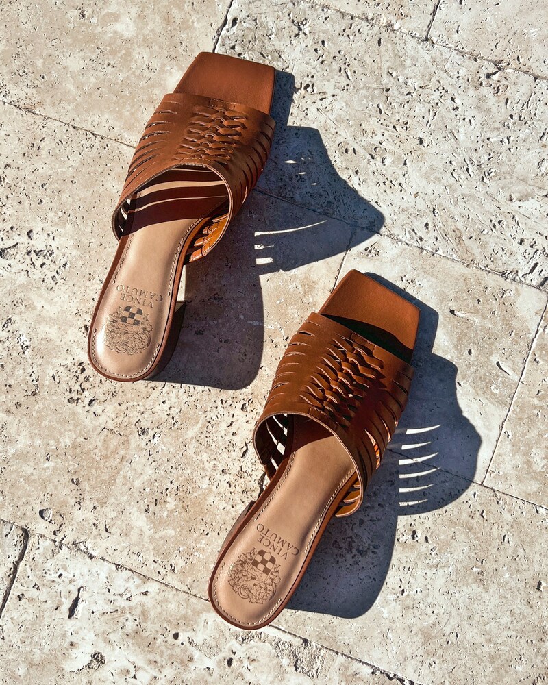 Vince Camuto Sawenna Mule Warm Caramel ID-OLYK0974