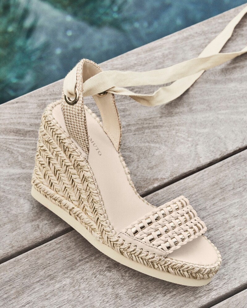 Vince Camuto Brisshel Wedge Sandal Sandstone/Multi ID-QUTY6530