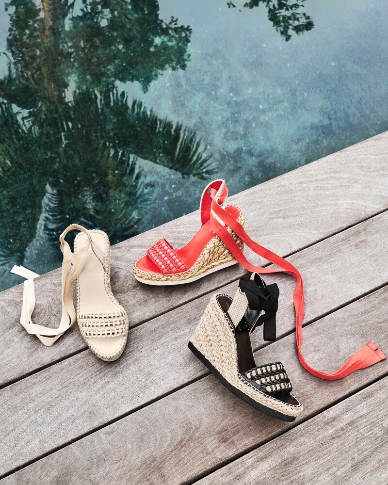 Vince Camuto Brisshel Wedge Sandal Sandstone/Multi ID-QUTY6530