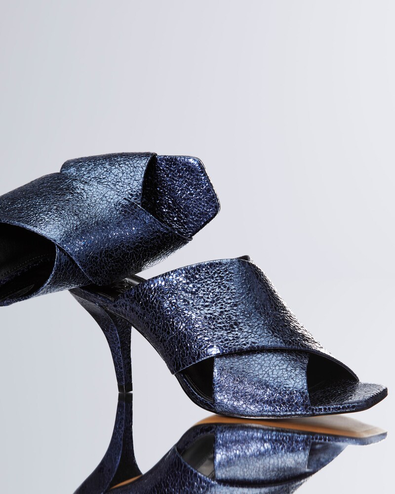 Vince Camuto Rehnya Mule Andromeda Metallic ID-RUVE7291