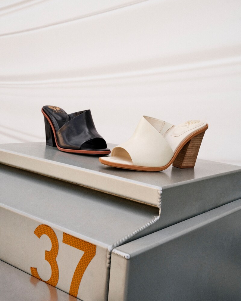 Vince Camuto Fissana Mule Black ID-SJXW6748