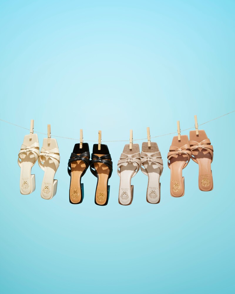 Vince Camuto Selaries Sandal Sandstone/Egyptian Gold ID-TOTW6718