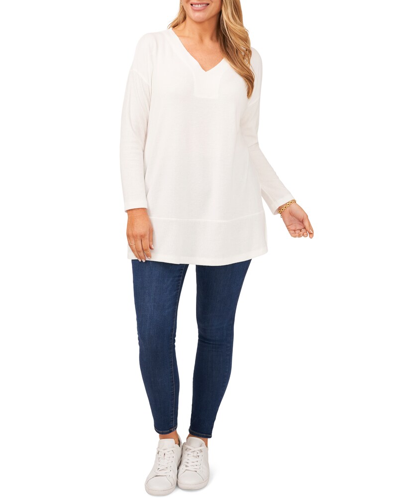Vince Camuto Ribbed V-Neck Top (Plus Size) New Ivory ID-VCBA1801