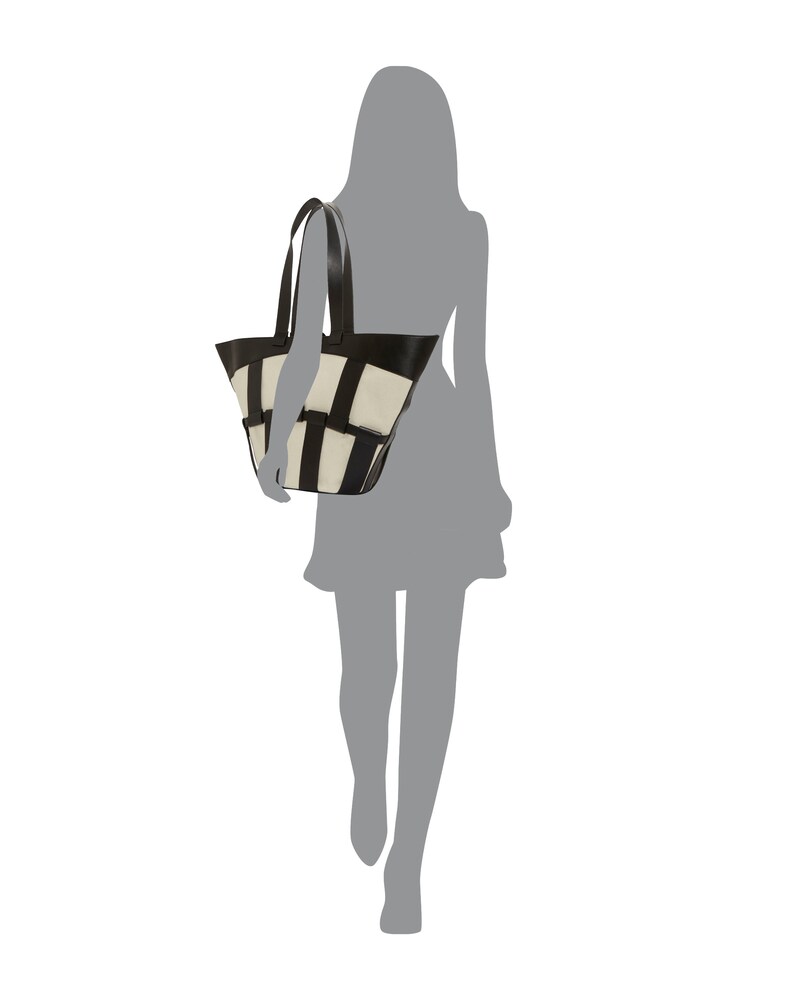 Vince Camuto Mkenz Tote Black/Warm Vanilla ID-VTEF5174