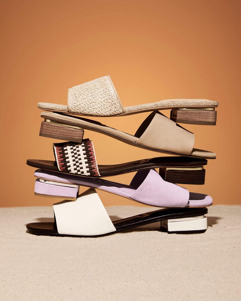Vince Camuto Cheleah Slide Tortilla ID-WLZM9629