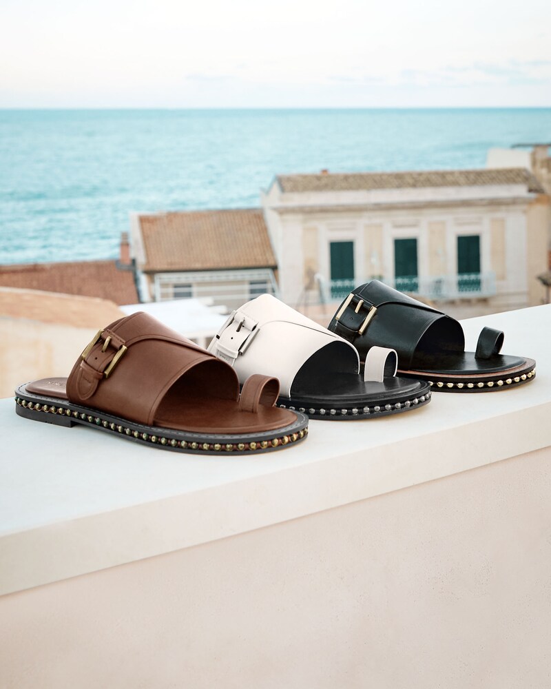 Vince Camuto Cooliann Toe-Ring Slide Black ID-YATT0079