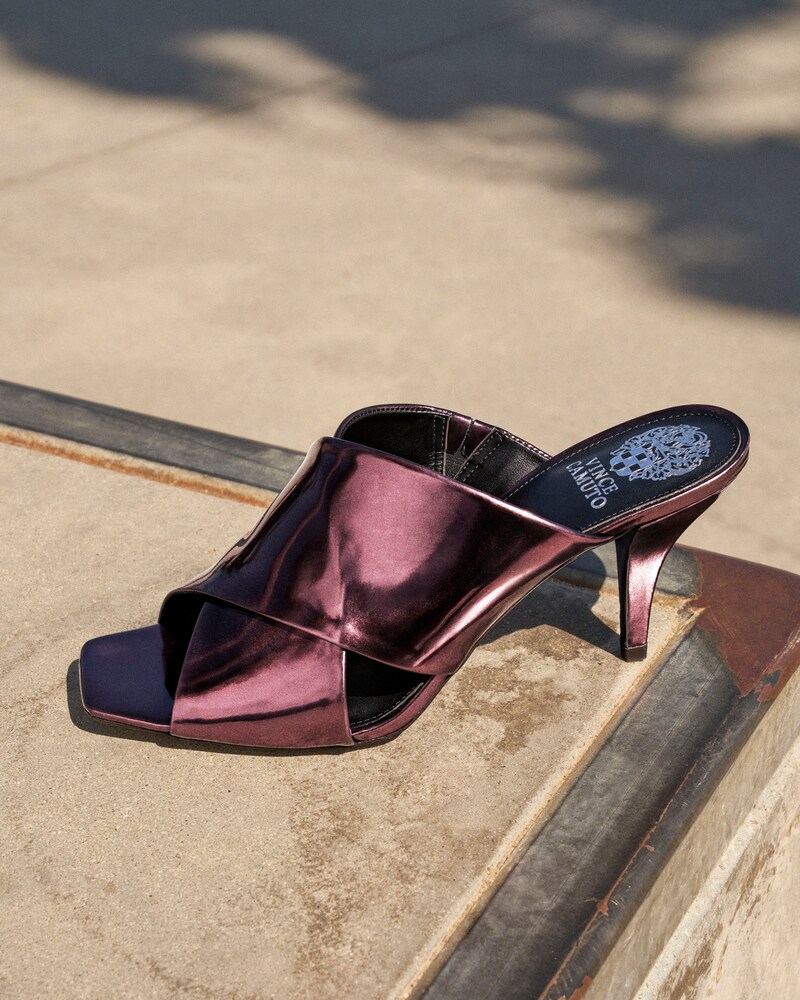 Vince Camuto Rehnya Mule Plum Metallic ID-ZDBY9783