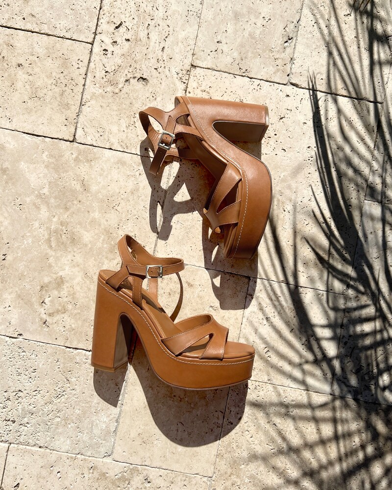 Vince Camuto Randreya Platform Sandal Golden Walnut ID-ZWXX3944